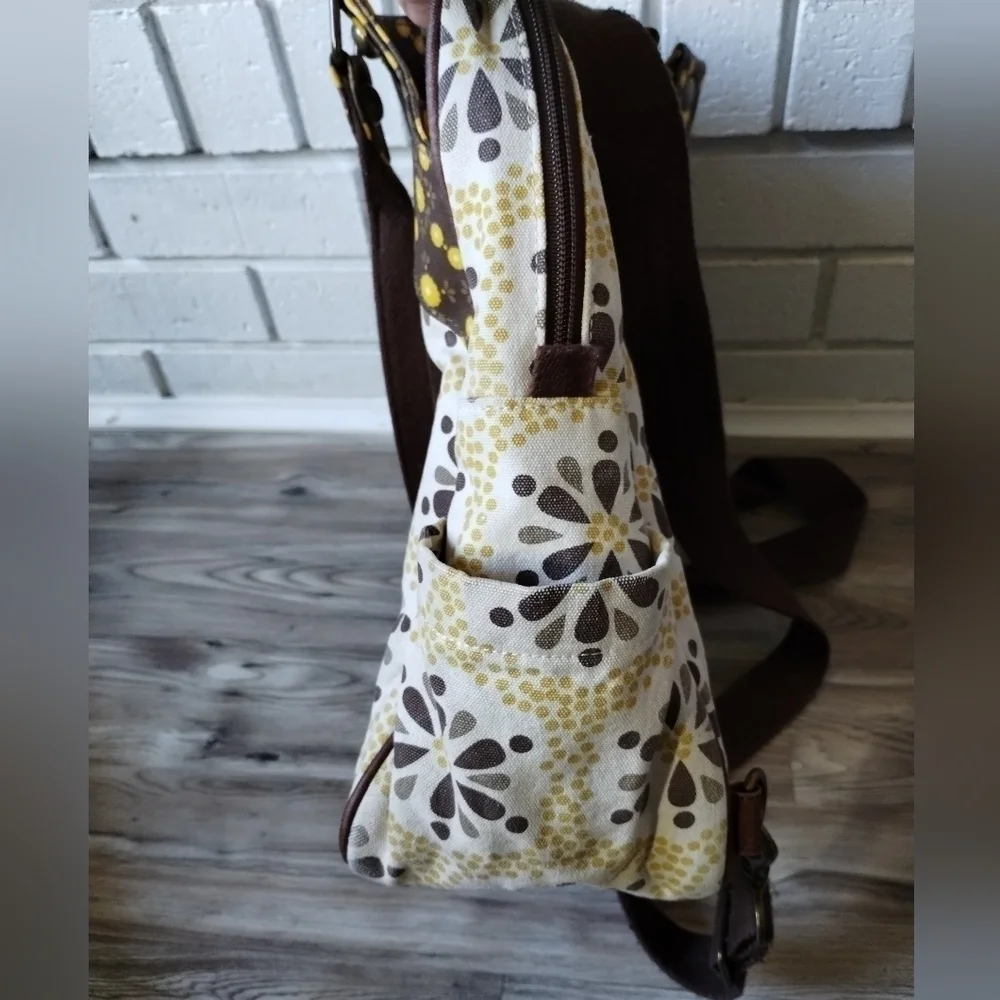 Petunia Pickle Bottom Diaper Bag Backpack in Daisy Dewdrops